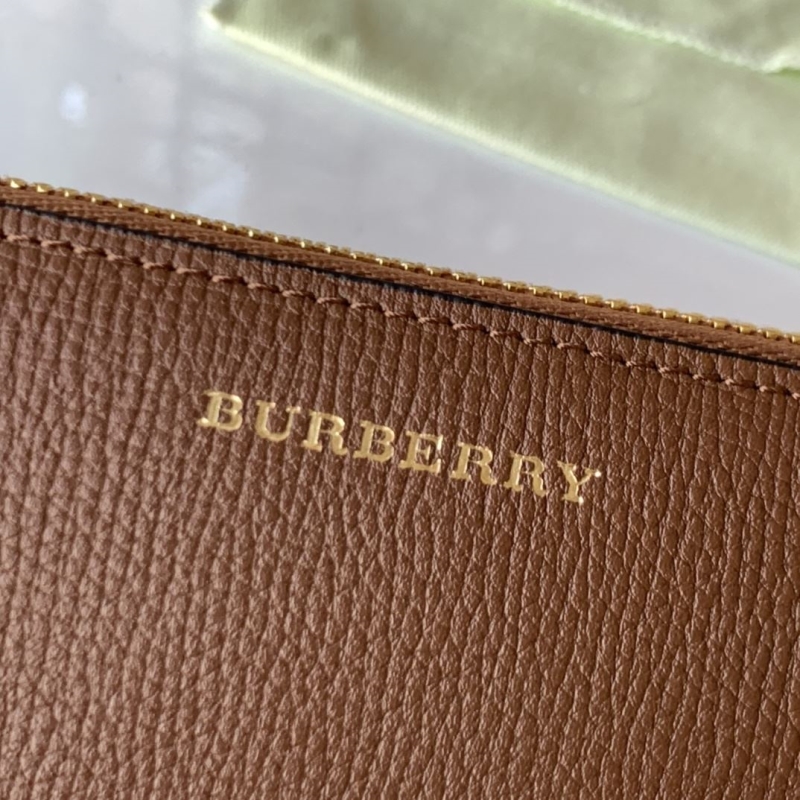 Bv*b*rry wallets